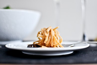 Лингвини с курицей и коричневым маслом - приготовление