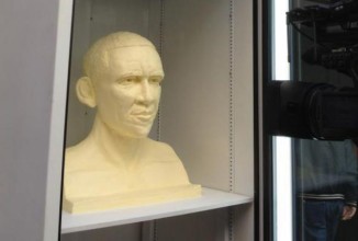 Создан масляный бюст Обамы