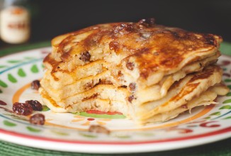 Блинчики с изюмом и  корицей