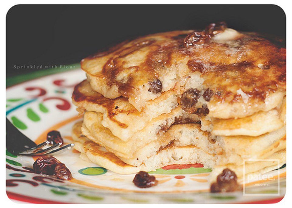 Блинчики с изюмом и  корицей - Шаг 8