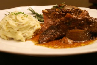 Тушеное мясо с бальзамическим уксусом из мультиварки