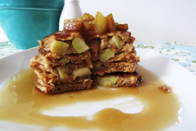 Блины с корицей и яблоками - приготовление