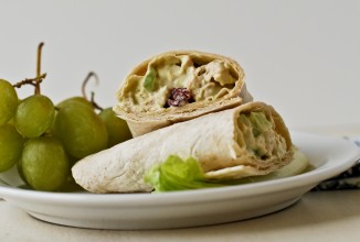 Салат с курицей и авокадо