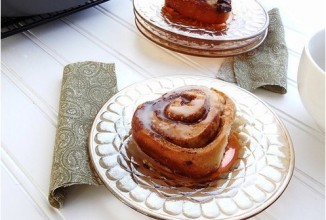 Роллы с шоколадом и корицей