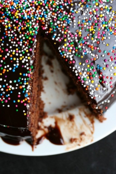 Шоколадный торт с глазурью