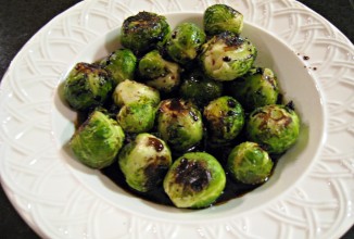 Брюссельская капуста в бальзамическом соусе