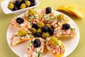 Сырная закуска на чипсах