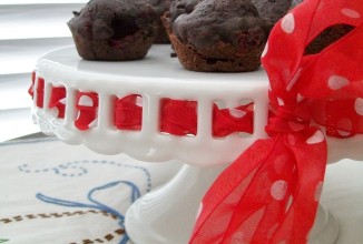 Клубничные маффины с шоколадом