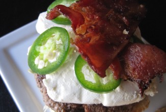 Бургер со сливочным сыром и перцем Халапеньо