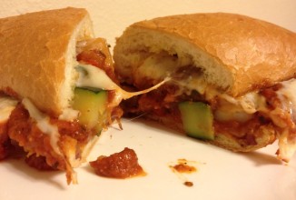 Бутерброды с колбасой и овощами