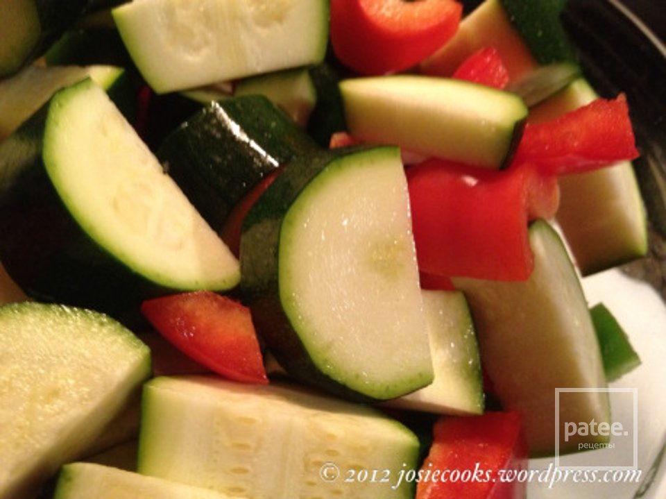 Бутерброды с колбасой и овощами - Шаг 4