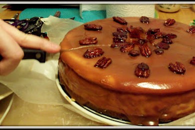 Карамельный чизкейк с медовыми орешками - приготовление