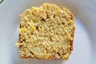 Хлеб с кусочками ананаса и кокоса - приготовление