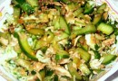 Куриный салат с огурцом