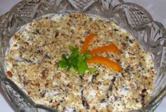 Куриный салат с черносливом