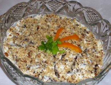 Рецепт Куриный салат с черносливом