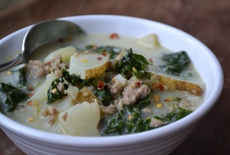 Суп с картошкой, колбасками и капустой