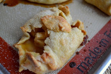 Запеченное яблоко в тесте - приготовление