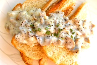 Подливка из мясных колбасок для тостов