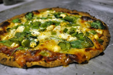 Пицца с сыром фета и шпинатом - приготовление