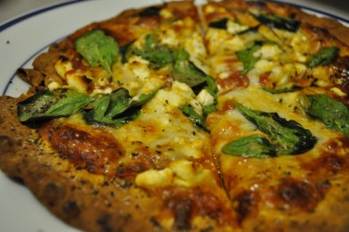 Пицца с сыром фета и шпинатом - приготовление