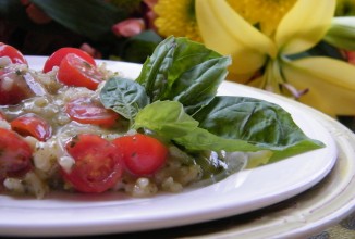 Ризотто с соусом песто и помидорами