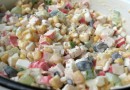 Салат крабовый с морской капустой