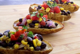 Картофельные лодочки с фасолью и кукурузой
