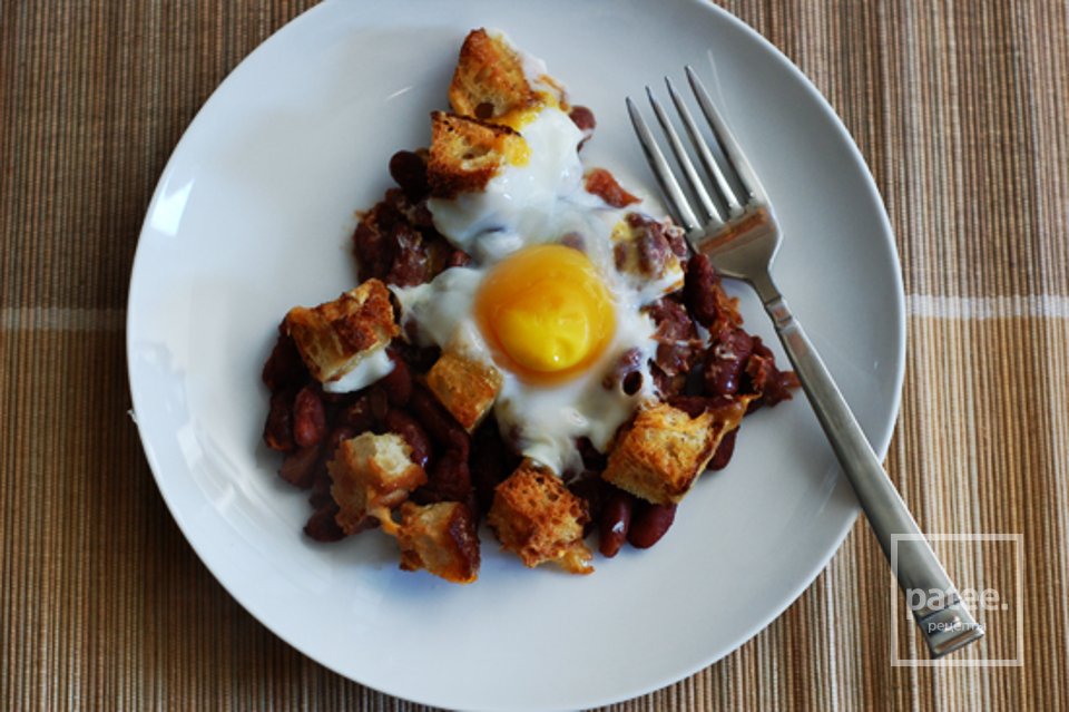 Фасоль с яичницей и сухариками - Шаг 14