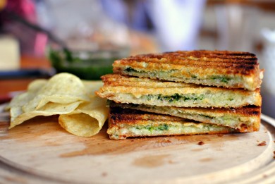 Рецепт Бутерброд с песто из свежих трав