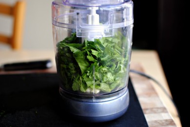 Бутерброд с песто из свежих трав - приготовление