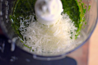 Бутерброд с песто из свежих трав - приготовление