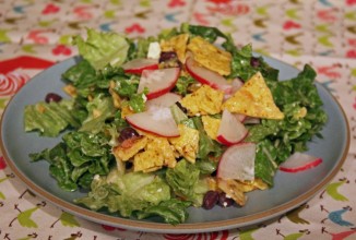 Салат из фасоли с овощами