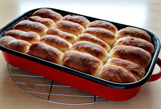 Сладкие булочки с джемом