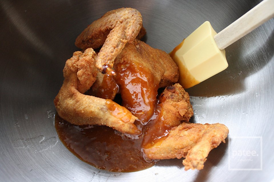 Куриные крылышки под соусом - Шаг 13