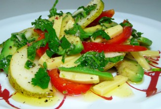 Салат из авокадо с грушей