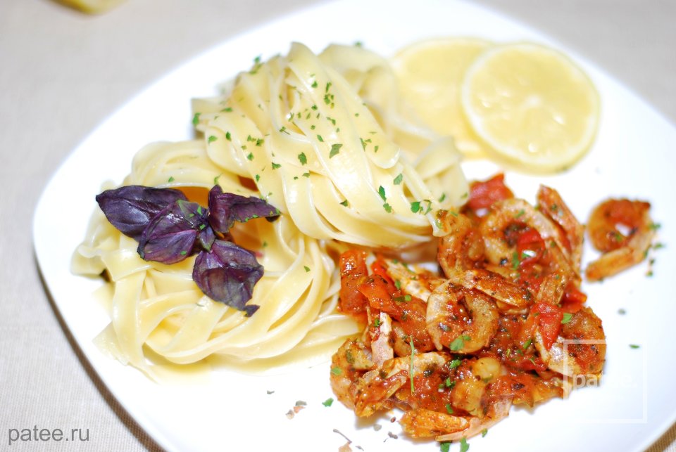 Креветки в томатном соусе с базиликом - Шаг 5