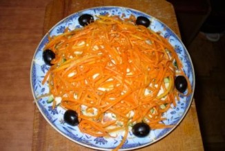 Салат из корейской морковки с ветчиной