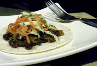 Тако с фасолью и капустой