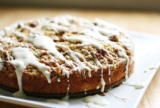 Яблочный пирог со сливочной глазурью