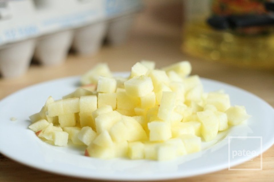 Яблочный пирог со сливочной глазурью - Шаг 5