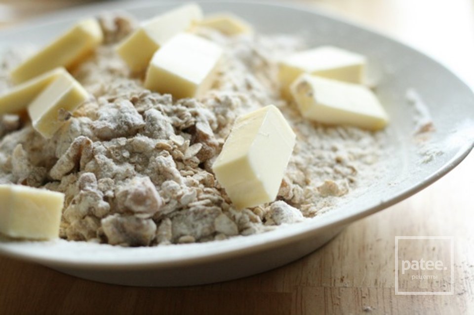 Яблочный пирог со сливочной глазурью - Шаг 9