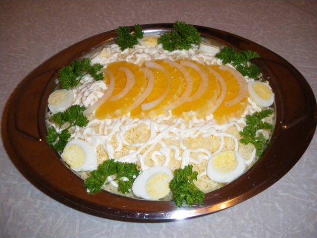 Салат Дипломат с яйцом и апельсином