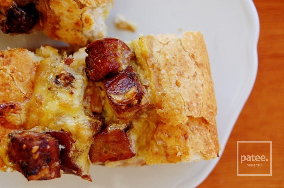 Хлебные лодочки с колбасой и грибами - Шаг 8