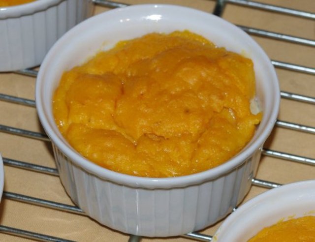 Суфле из сладкого картофеля с персиками