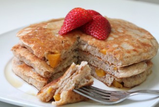 Ванильные блины с персиками