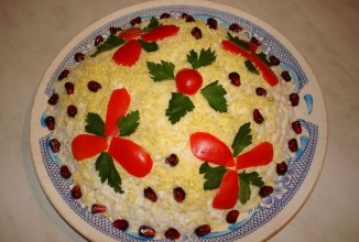 Салат с курицей и черносливом