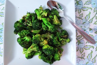 Запеченная брокколи с лимоном и чесноком