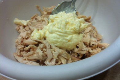 Авокадо фаршированный куриным салатом - приготовление