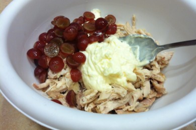 Авокадо фаршированный куриным салатом - приготовление